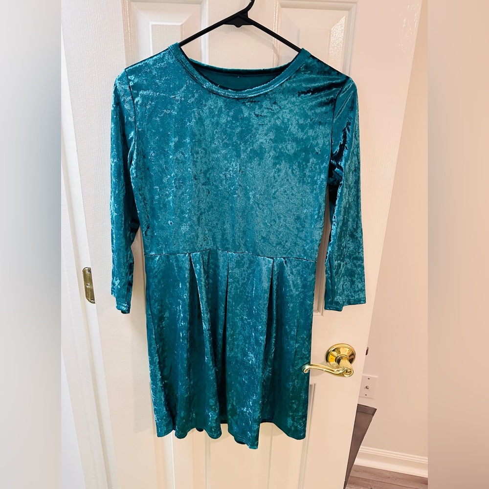 NWOT Green velvet mini dress